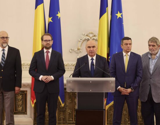 Coaliția de guvernare a decis să împartă al doilea pachet de măsuri fiscale în 5: „Există un precedent de pe vremea lui Boc” / Ce se întâmplă cu pensiile magistraților