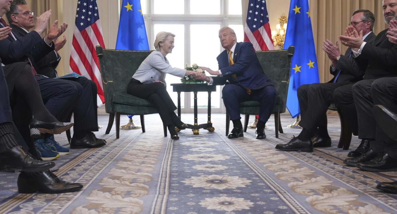 UE face un prim pas pentru implementarea acordului comercial cu SUA, așteptând reducerea taxelor americane pentru mașinile europene