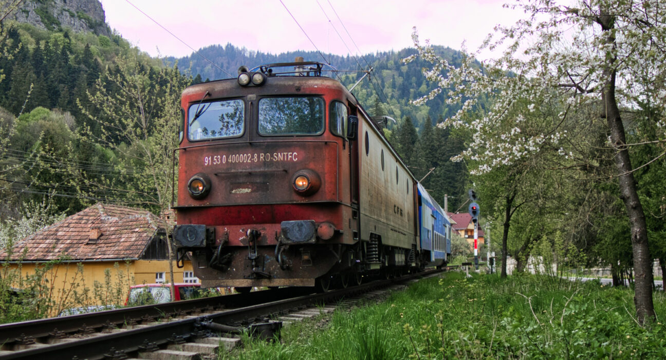 CFR SA amână suspendarea trenurilor CFR Călători și Transferoviar, după plata parțială a datoriilor