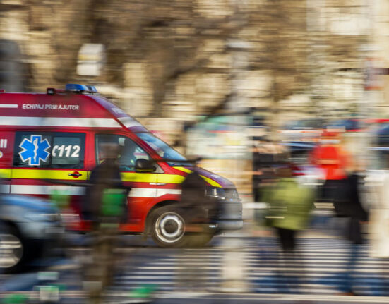 Un autocar s-a răsturnat în județul Cluj. Autoritățile au activat Planul Roșu