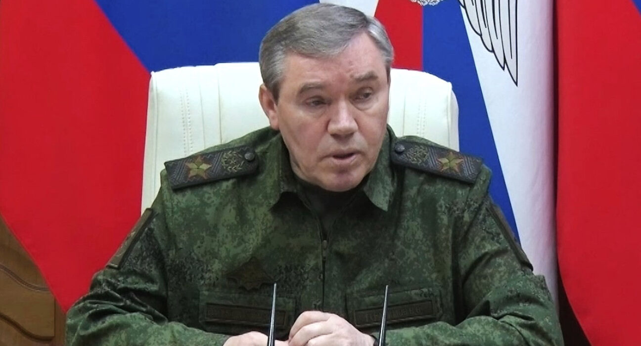 FOTO O hartă filmată în spatele generalului Gherasimov sugerează intenția Rusiei de a ajunge până la granițele României