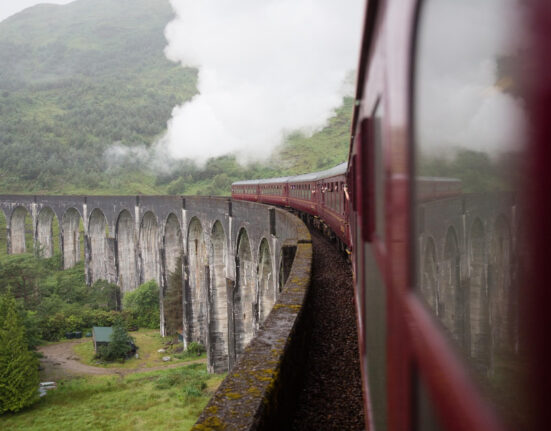 Kim Jong Un, în drum spre China cu un tren blindat care are 90 de vagoane. Pe drum, se va delecta cu vinuri franțuzești și homar proaspăt