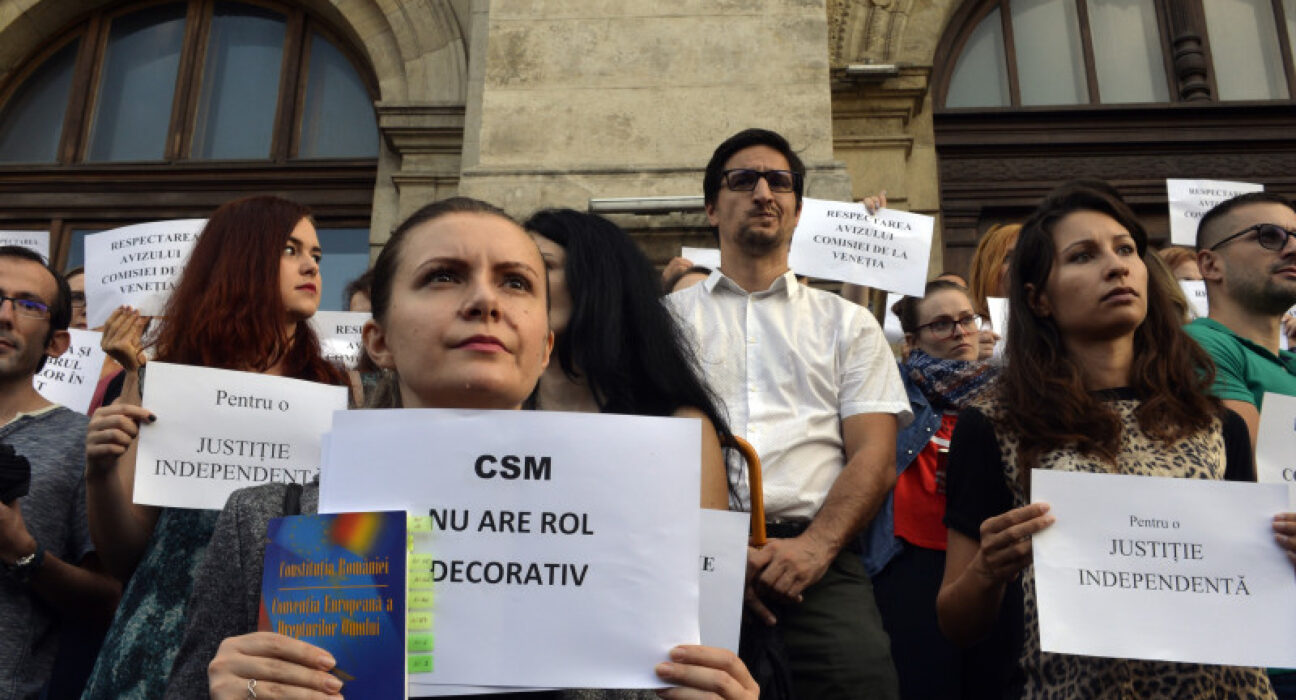 Reformele inițiate de Bolojan provoacă proteste ale magistraților. Avocatul Toni Neacșu explică mărul discordiei