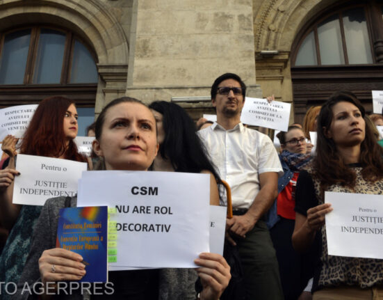 Reformele inițiate de Bolojan provoacă proteste ale magistraților. Avocatul Toni Neacșu explică mărul discordiei