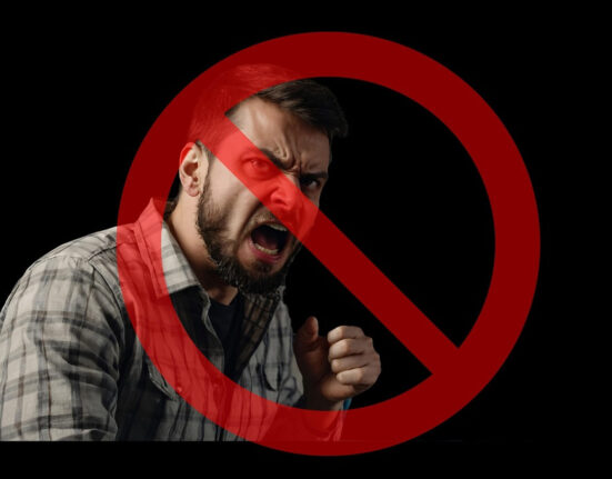 Violența domestică nu se oprește cu subvenții. Avem nevoie de legi aplicate și de polițiști care să prevină, nu să constate tragedii