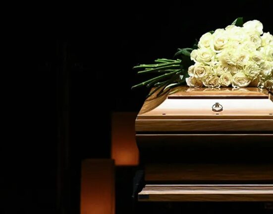 Giorgio Armani va fi înmormântat luni lângă mama sa, într-o ceremonie privată. La Milano s-a decretat zi de doliu