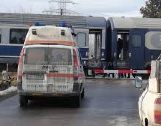 Mașină lovită de tren în județul Brașov