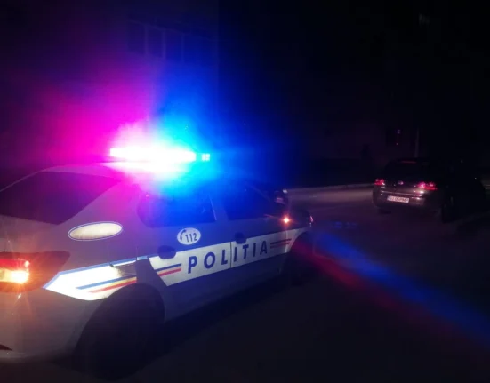 Poliția a prins un tânăr fugit din arestul la domiciliu după ce a rupt brățara de monitorizare