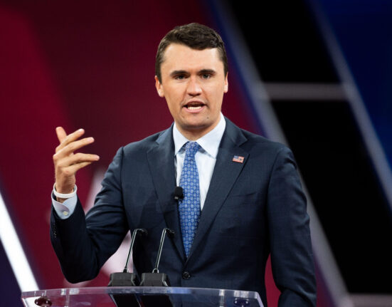 A fost găsită arma care ar fi fost folosită la uciderea lui Charlie Kirk. Ce scria pe muniție