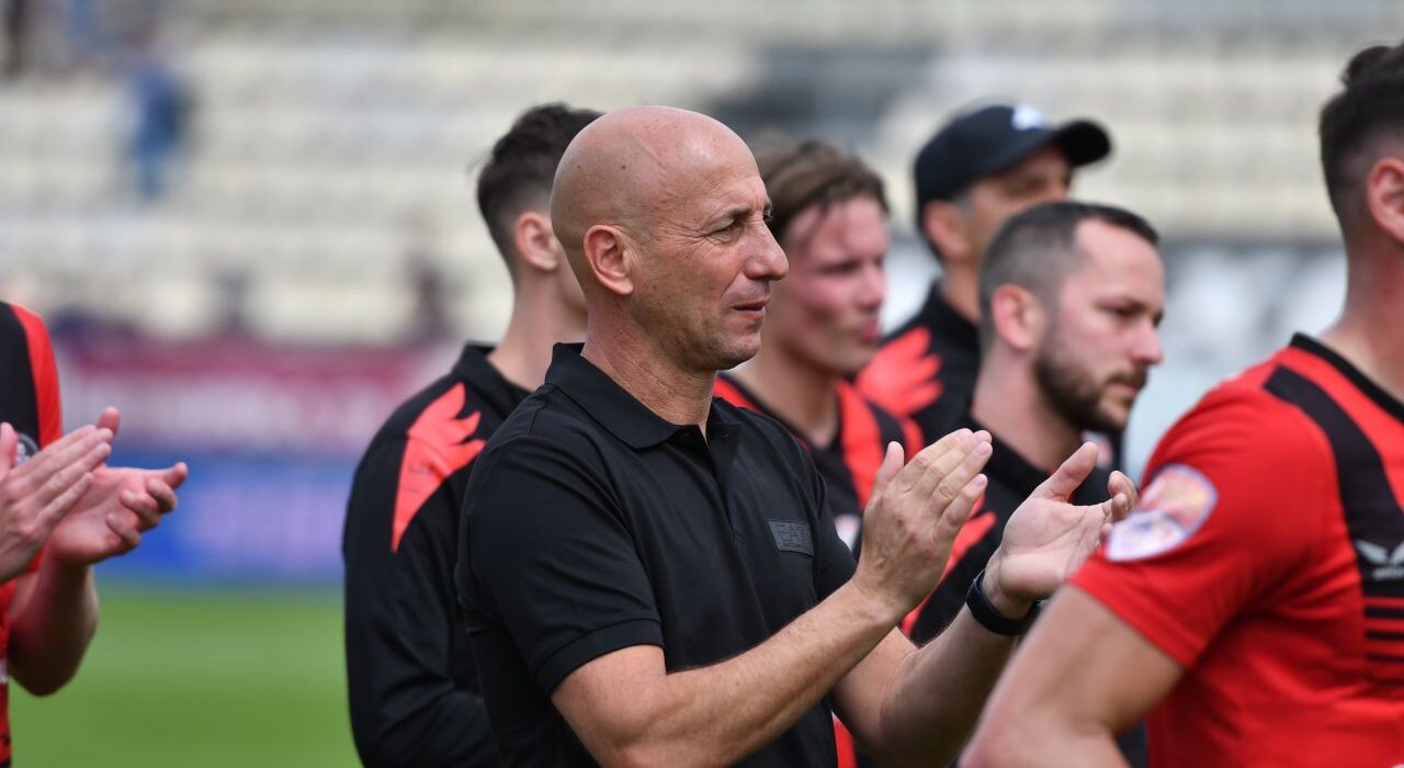 Robert Ilyeș își laudă un elev după egalul cu FCSB: „Poate să joace la orice echipă din România!”