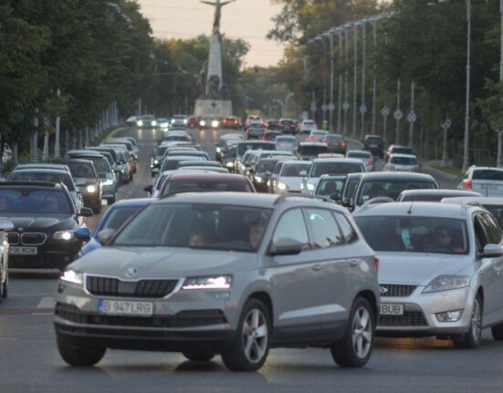 În august, înmatriculările de autoturisme noi au crescut cu 52.6% față de august 2024