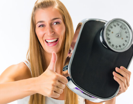 Câte kilograme ar trebui să ai, de fapt. Formula corectă care îți va plăcea mult. Nu e IMC!