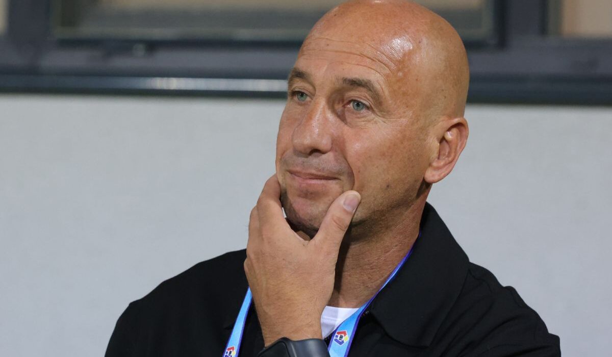 Robert Ilyes și-a certat jucătorul în direct: „Indisciplinat, superficial. Dar poate juca la orice echipă din România”