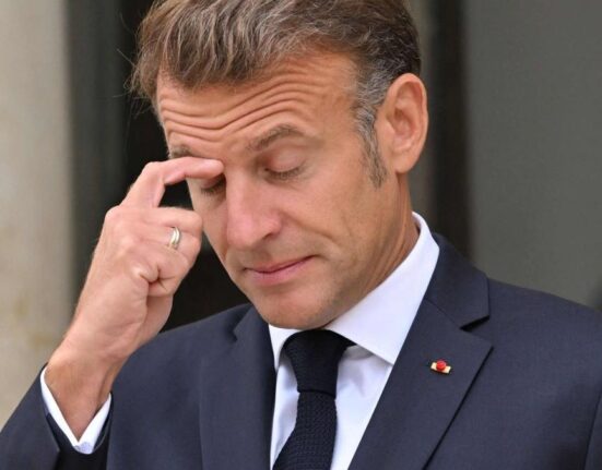 Președintele Franței, în cădere liberă în sondaje