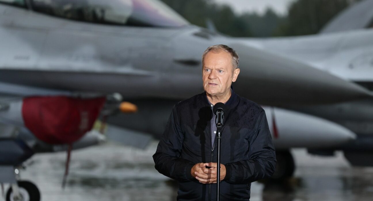 Dronă surprinsă deasupra clădirilor guvernamentale din Varșovia. Anunțul lui Tusk, la doar câteva zile după incursiunea rusească în Polonia