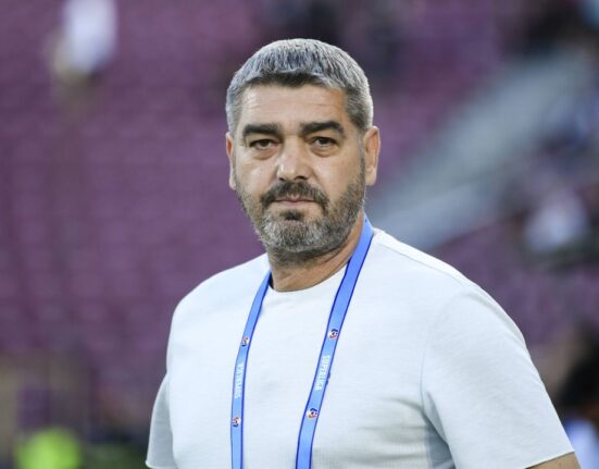 Nu a stat pe gânduri! Gestul făcut de Liviu Ciobotariu, antrenorul Petrolului, după ce fanii i-au cerut demisia