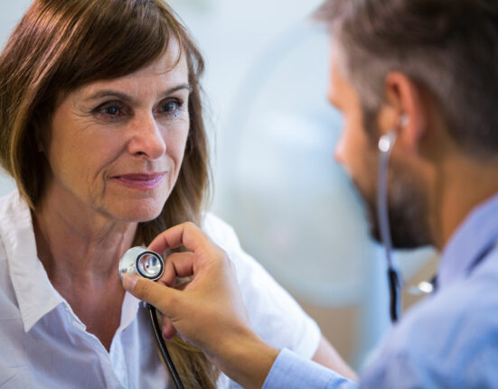 Care e diferența dintre control medical și consult medical