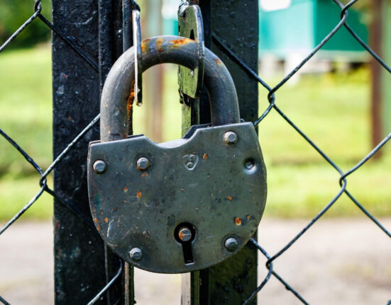 Vești proaste pentru români. Companiile de stat care se vor închide. Sunt o ”gaură neagră” anunță Bolojan