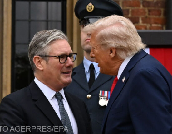 Trump, avertismente pentru Starmer: „Imigrația ilegală va distruge Marea Britanie din interior”. Președintele îl îndeamnă să trimită armata pentru a opri criza