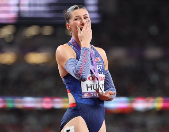 A izbucnit în lacrimi după ce a câștigat medalia de argint la Campionatele Mondiale de atletism: „Atmosfera a fost sexy și agresivă”