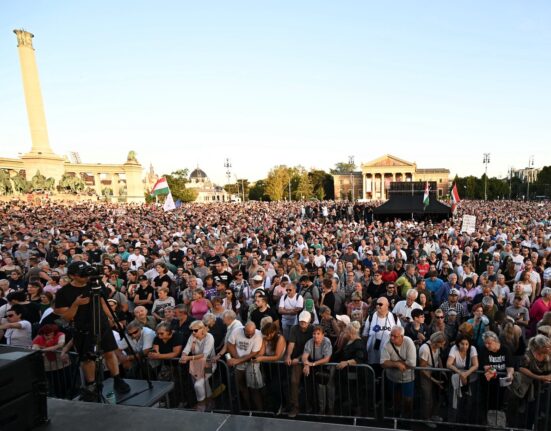 VIDEO Zeci de mii de persoane au protestat împotriva lui Viktor Orban la Budapesta