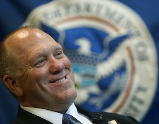 „Țarul frontierelor” lui Trump, acuzat că a primit mită de 50.000 de dolari într-o anchetă secretă a Departamentului de Justiție