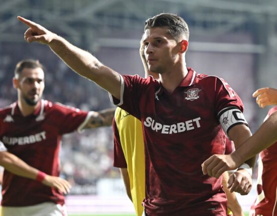 Alex Dobre a avut un ”meci” cu suporterii după înfrângerea cu Hermannstadt: ”Ce facem? Ne înjurăm?”