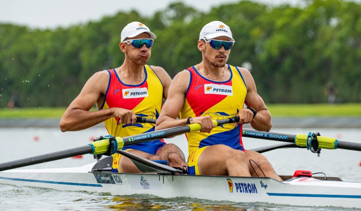Bărcile României de dublu rame, calificate în finale la Campionatele Mondiale de canotaj, după ce au dominat penultimul act