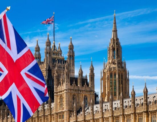 De ce Marea Britanie „a devenit neatractivă” după Brexit. Ce spun studenții și tinerii profesioniști români