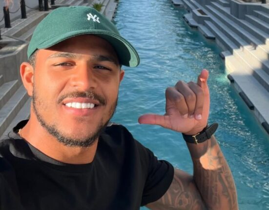 Brazilianul de la FC Argeș a ajuns idol în orașul natal! A fost pictat pe o clădire