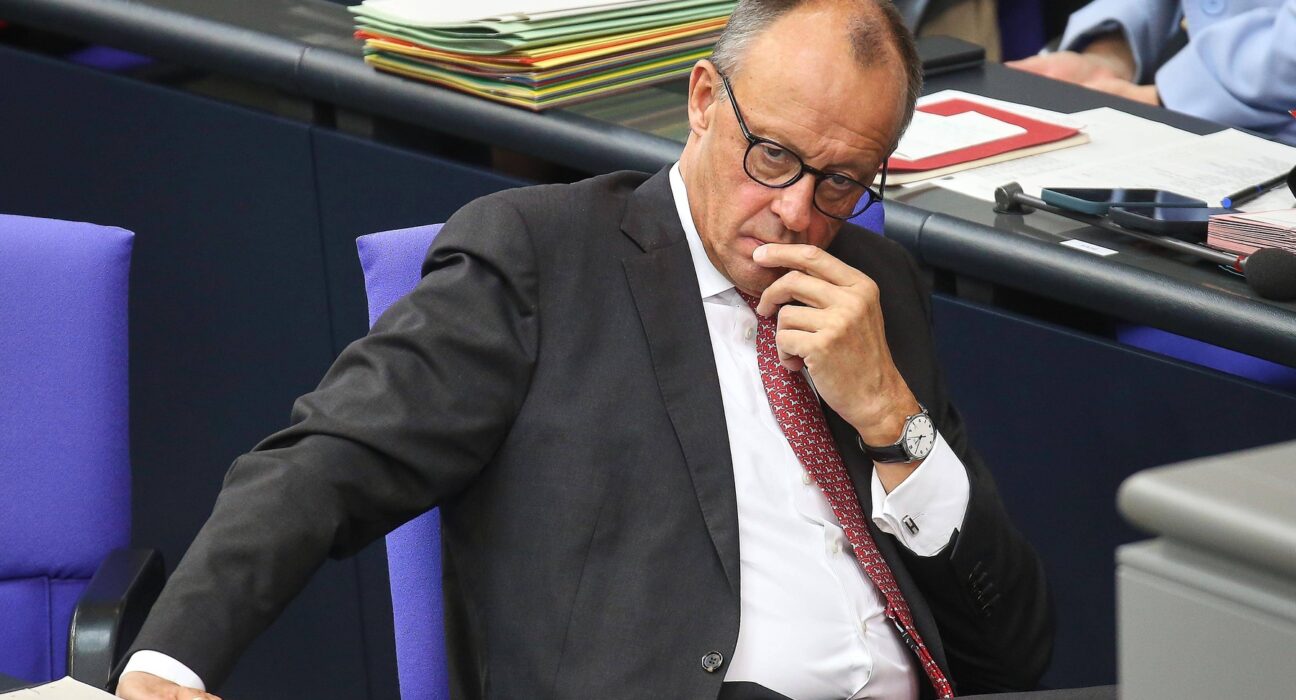 Planul Germaniei pentru finanțarea Ucrainei, prin folosirea banilor Rusiei, prezentant de Merz. De ce echivalează, practic, cu o confiscare