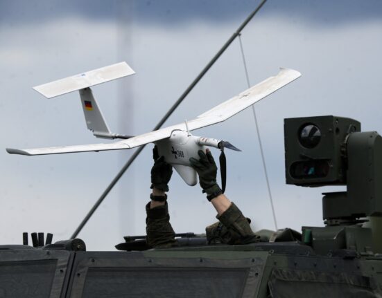 O bază militară din nord-estul Franţei, survolată de drone neidentificate / Autoritățile au întărit măsurile de securitate