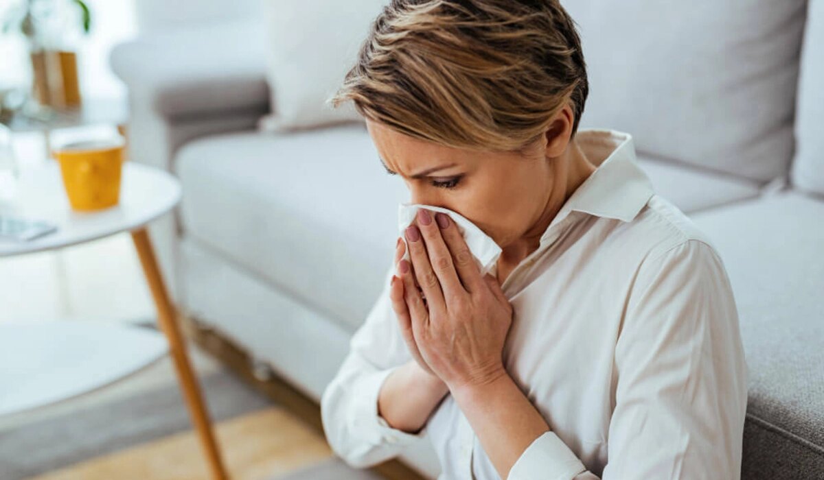 A început sezonul virozelor! Cum recunoști dacă e gripă sau Covid-19 și avertismentul medicilor pentru sezonul rece