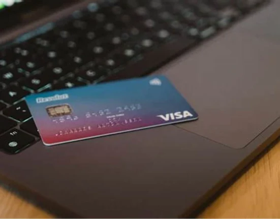 Banii ajung în 10 secunde: ce schimbă, concret, regula UE pentru contul tău