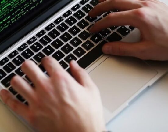 Peste 4.000 de site-uri restricționate în Republica Moldova în urma unui val de atacuri cibernetice