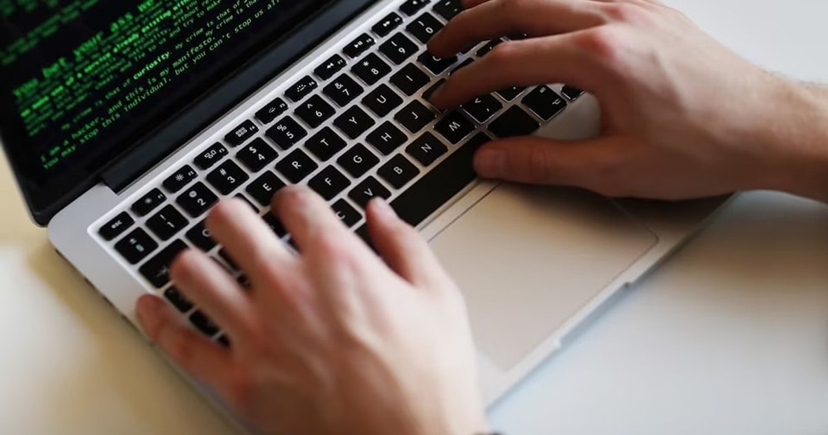 Peste 4.000 de site-uri restricționate în Republica Moldova în urma unui val de atacuri cibernetice