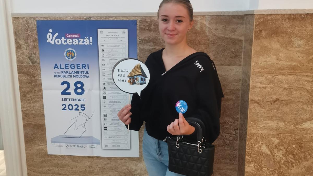 Emoție la Iași: o tânără moldoveancă, aplaudată după ce a votat. Care este explicația