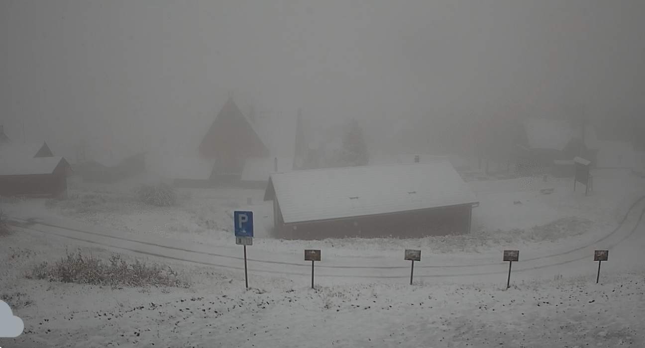 VIDEO. Ninge ca-n povești în câteva localități și zone montane din România
