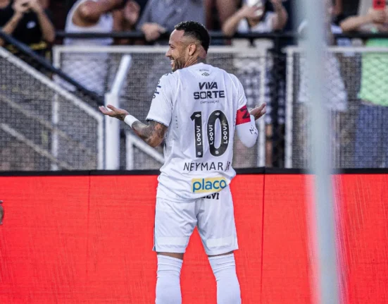 Neymar nu va reveni pe teren mai devreme de luna noiembrie