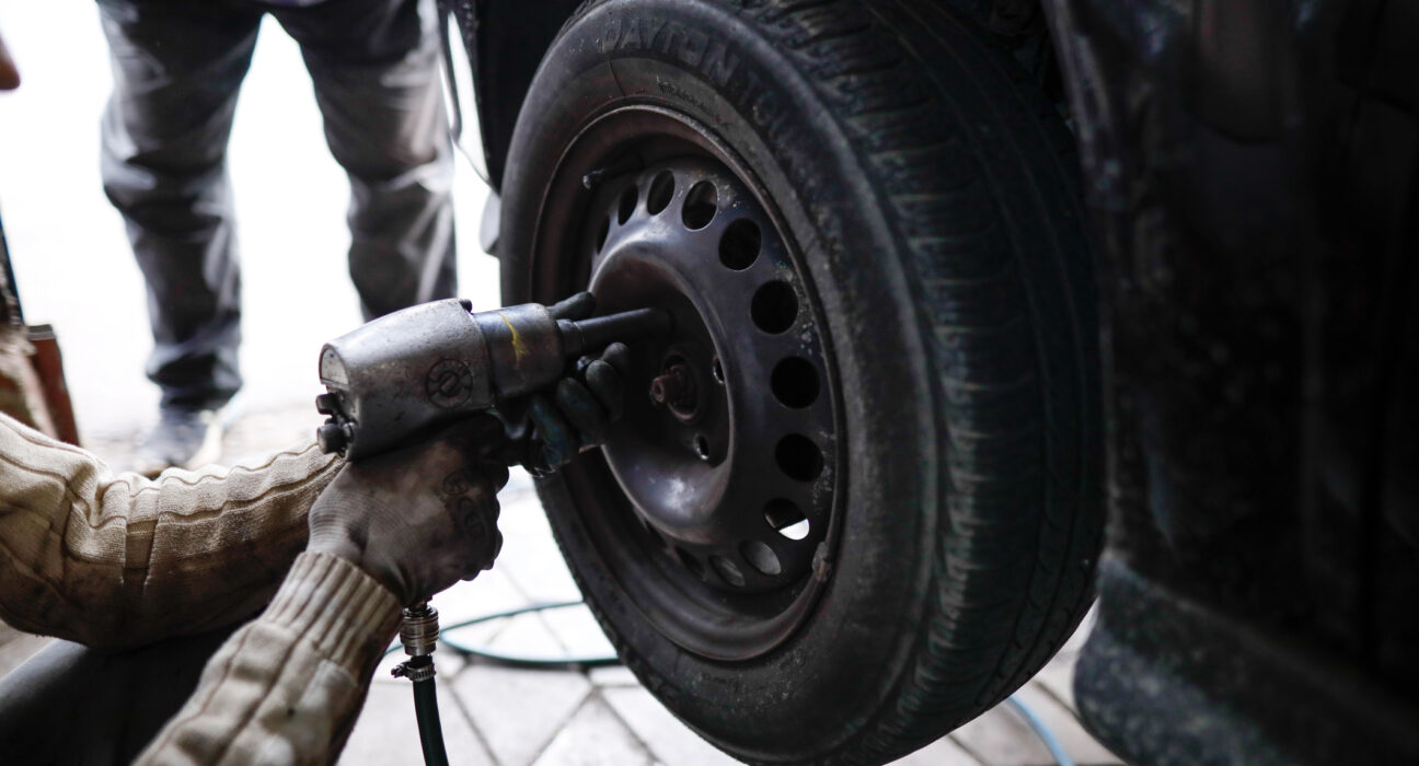 Precizările RAR despre anvelopele „all season”. Când trebuie șoferii să pună pe mașină cauciucurile de iarnă