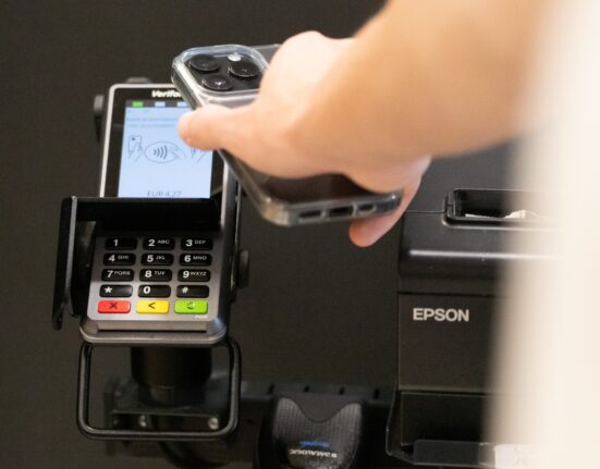 După ce a visat la o societate fără numerar, Suedia face pregătiri urgente pentru scenariul căderii sistemelor de plăți electronice