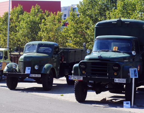 Mașinile socialiste cuceresc din nou Bucureștiul: Retromobil Club România prezintă ediția a V-a „Socialistele Orașului”