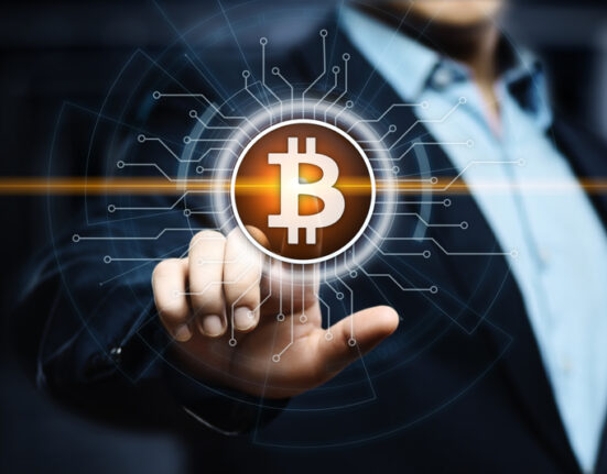 „Un jaf cu criptomonede este povestea epocii noastre: state întregi capturate de indivizi puternici și oameni-pioni în jocuri geopolitice”