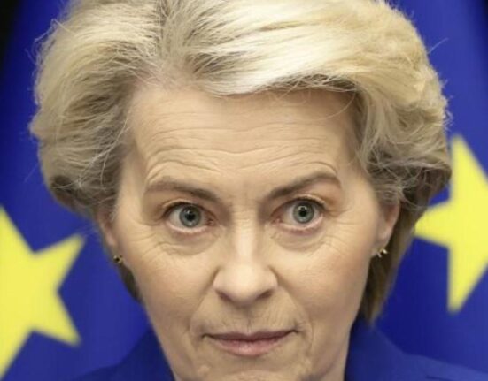 Ursula von der Leyen, apel la unitate înainte de cele două moțiuni: Putin vrea ca europenii să se lupte între ei