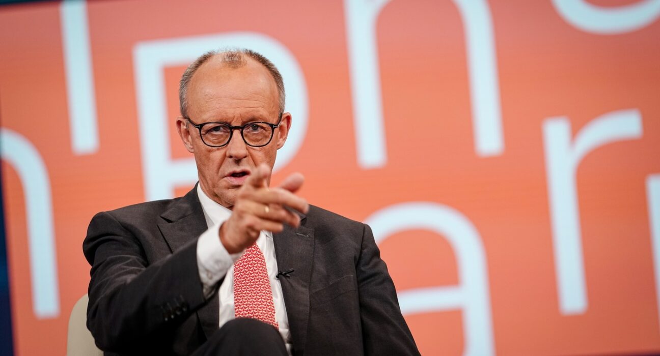 „Nu ne vom lăsa intimidaţi”. Merz îl acuză pe Putin că duce un război hibrid împotriva Germaniei