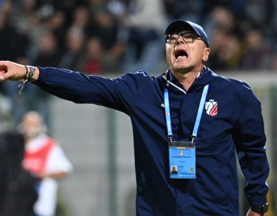 Leo Grozavu sparge petrecerea la Botoșani: ”Nu se dă niciun premiu în etapa a 12-a”