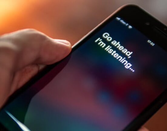 Asistentul vocal Siri, anchetat în Franța: Apple este acuzată că a colectat ilegal datele utilizatorilor