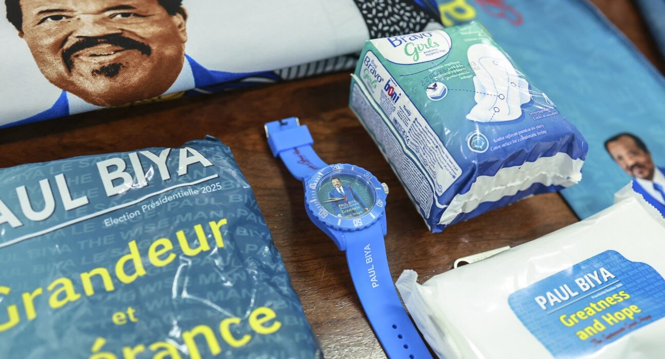 Președintele care încearcă să rămână la putere până la aproape 100 de ani e contestat de un fost aliat apropiat, care candidează împotriva lui