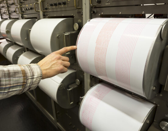 Cutremur în județul Brașov, la adâncimea de 5 kilometri. Seismul, urmat de o replică după aproape două minute