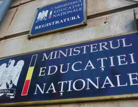 Ministerul Educației: Nu scad salariile, e un calcul unitar al sporului de suprasolicitare psihică